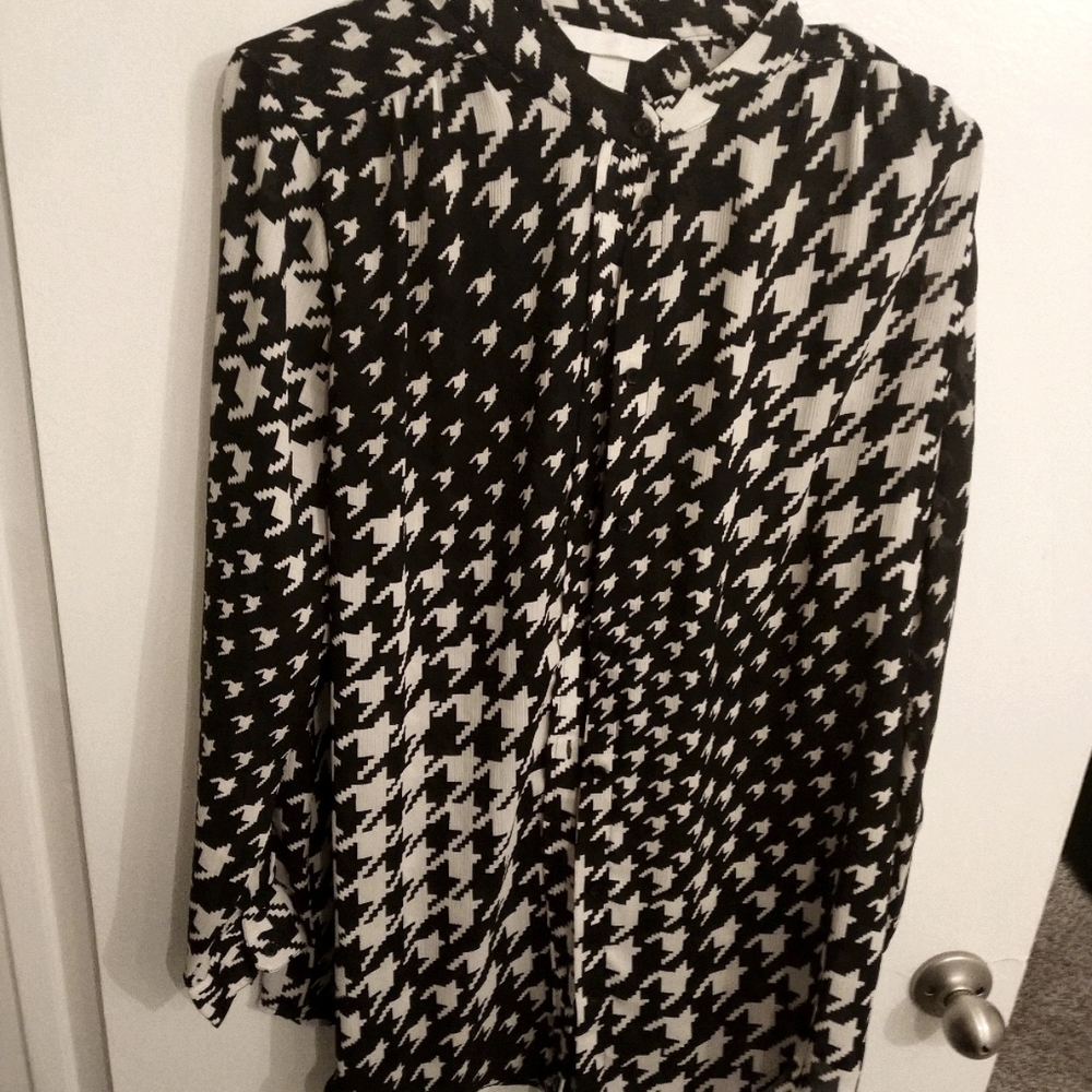 H&M Houndstooth Chiffon Button-Down Shirt - Medium